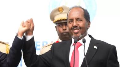 ​الزعيم الصومالي السابق حسن شيخ محمود يفوز بالرئاسة في تصويت للبرلمان